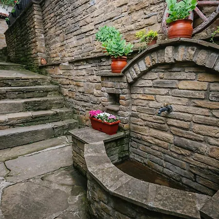 Kodjamanova House 3*