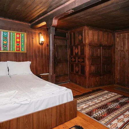 Pensiune Kodjamanova House 3*