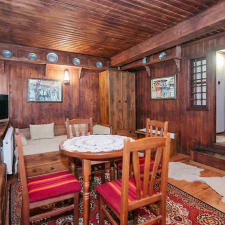 Kodjamanova House 3*