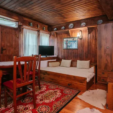 Kodjamanova House 3*